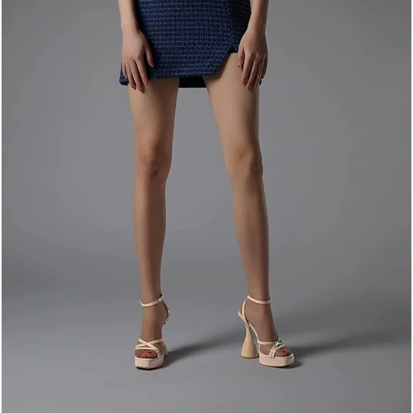 NIB Vivianly chunky heeled strappy sandals size 10, color nude. - Picture 5 of 6